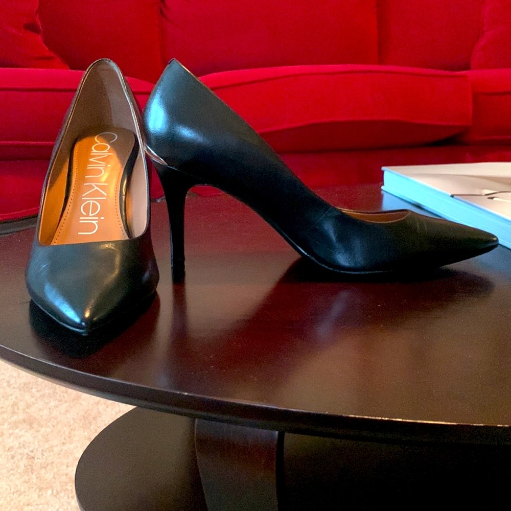 Super Cute Calvin Klein Gayle Pumps!! 🤩